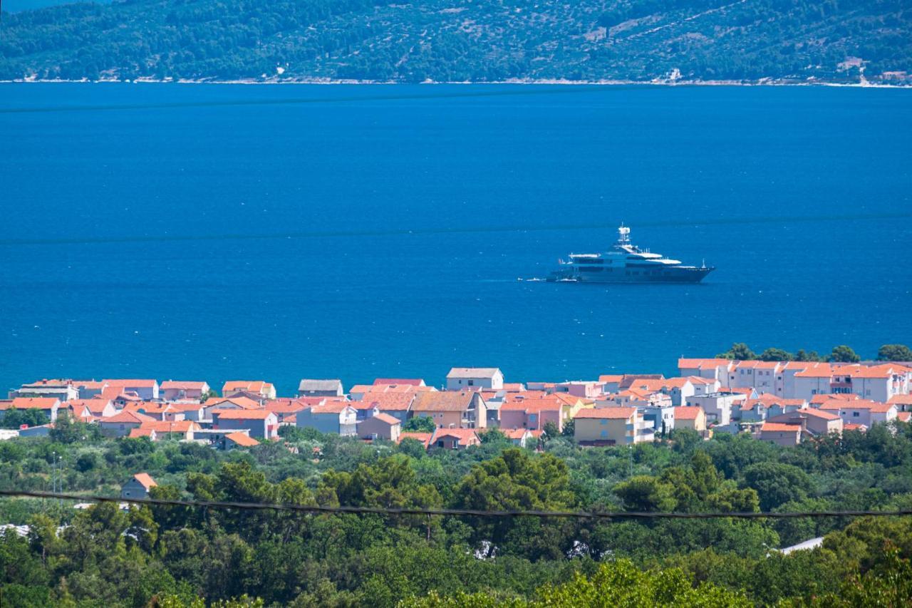 Villa Sky - Heating Pool Kaštel Novi Екстериор снимка