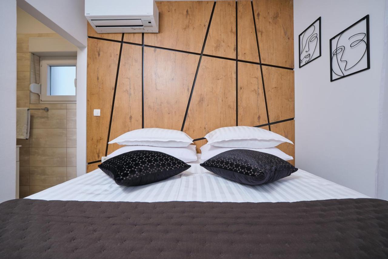 Villa Sky - Heating Pool Kaštel Novi Екстериор снимка