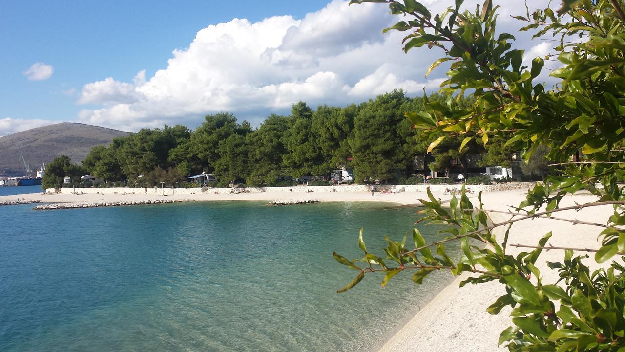 Villa Sky - Heating Pool Kaštel Novi Екстериор снимка