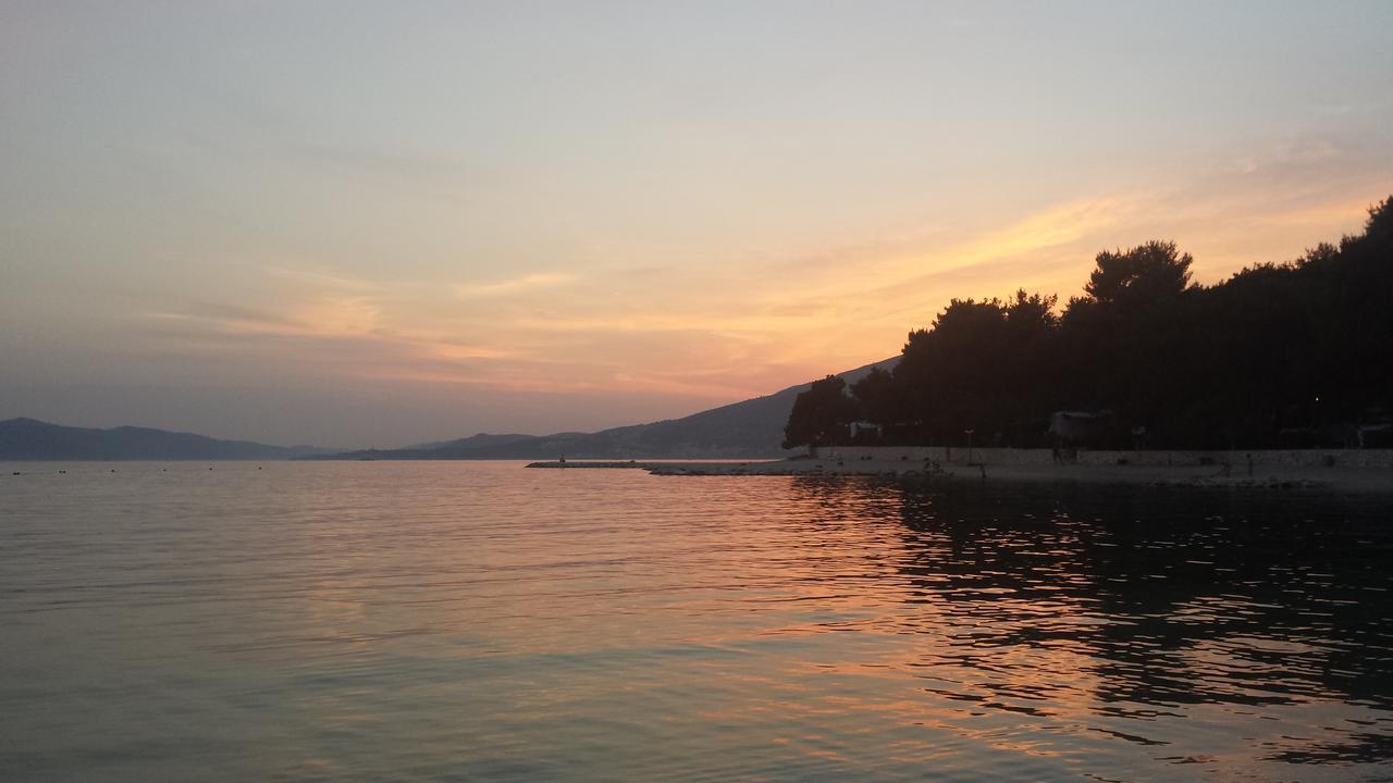 Villa Sky - Heating Pool Kaštel Novi Екстериор снимка