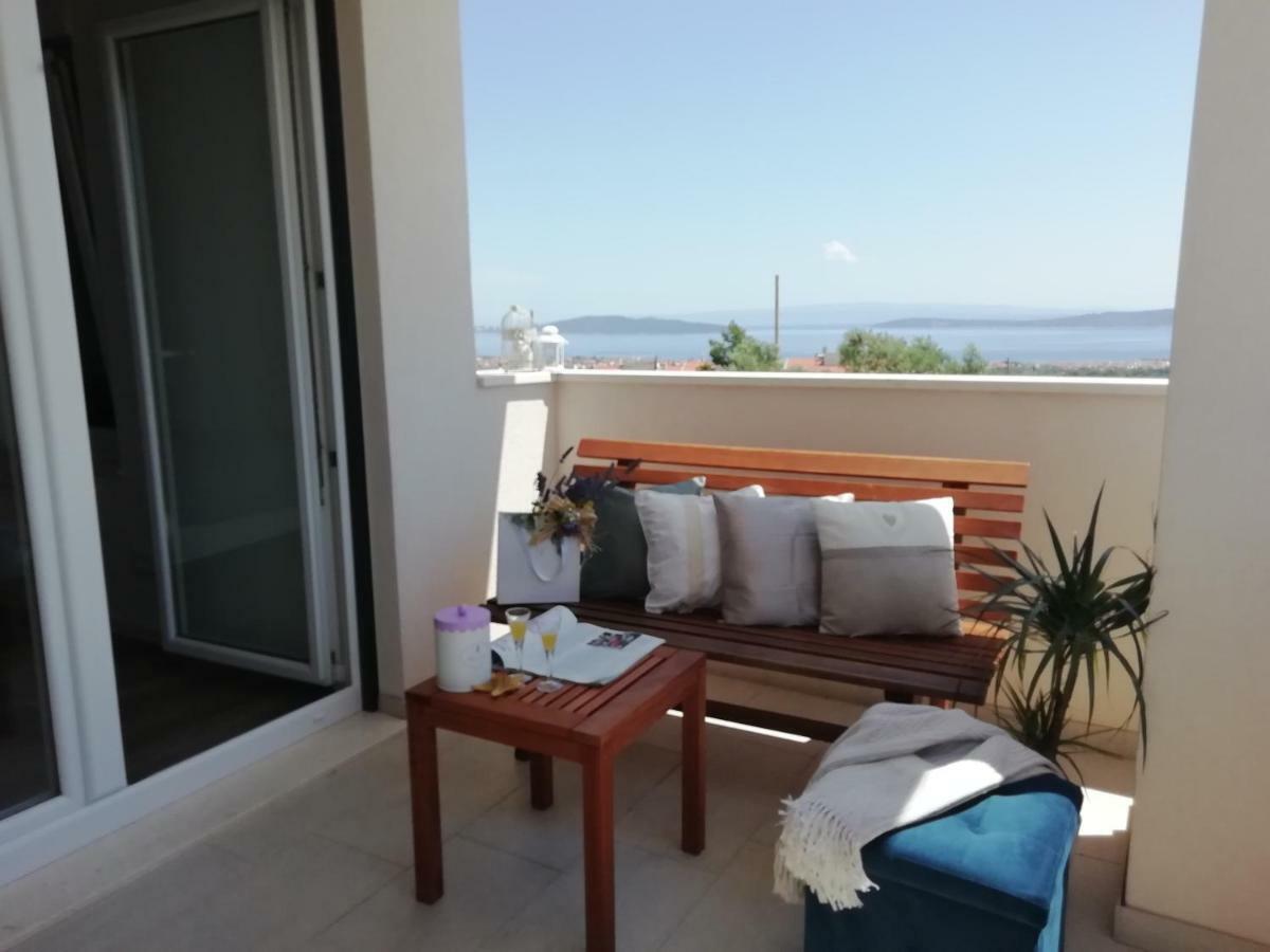 Villa Sky - Heating Pool Kaštel Novi Екстериор снимка